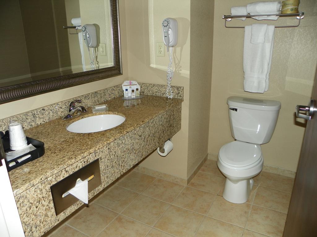 Best Western Plus Луїза Екстер'єр фото